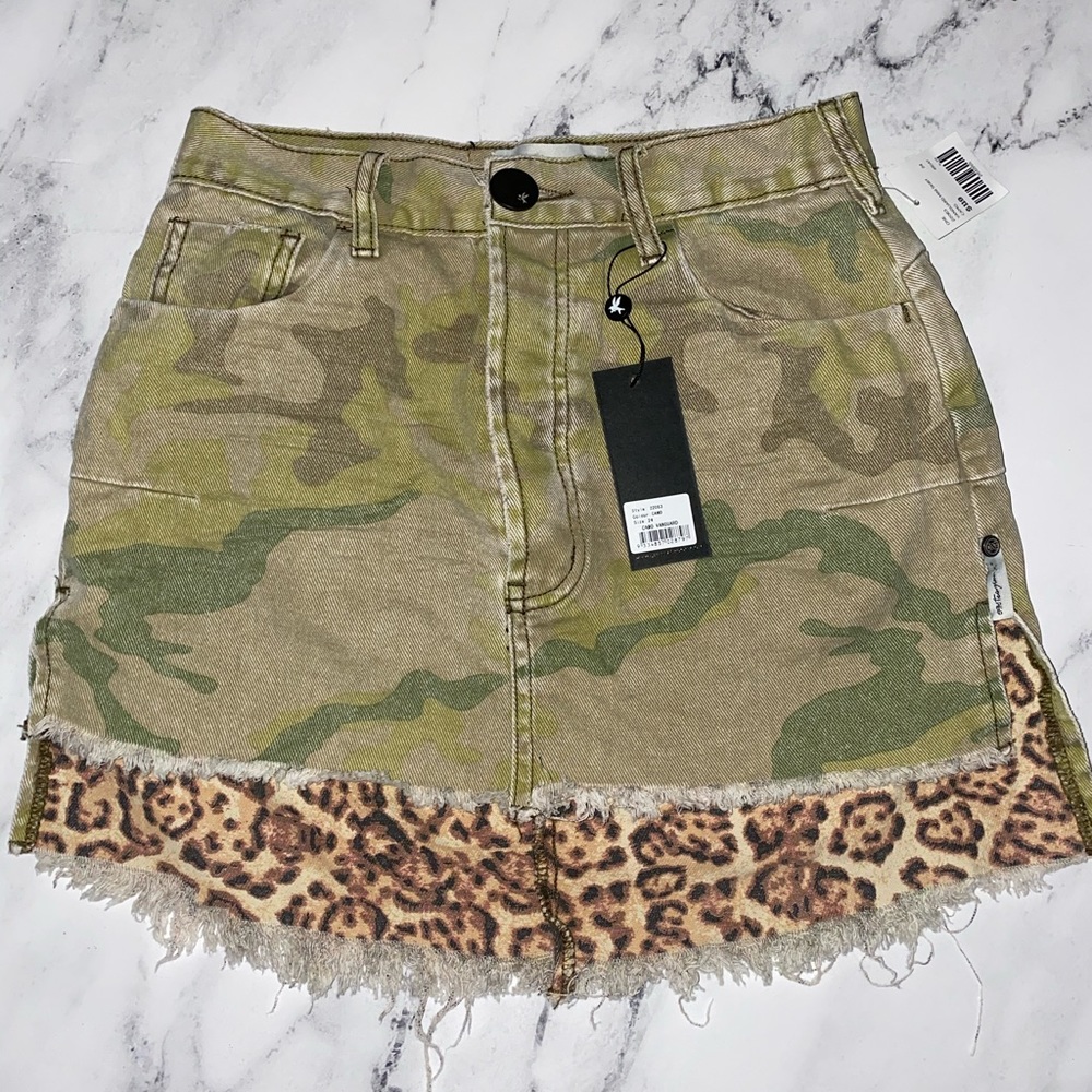 One Teaspoon Vanguard Safari Camo Mini Ski…